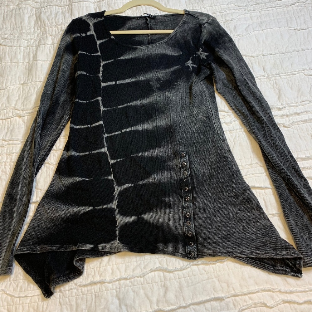 LONG SLEEVE RIBBED TEE